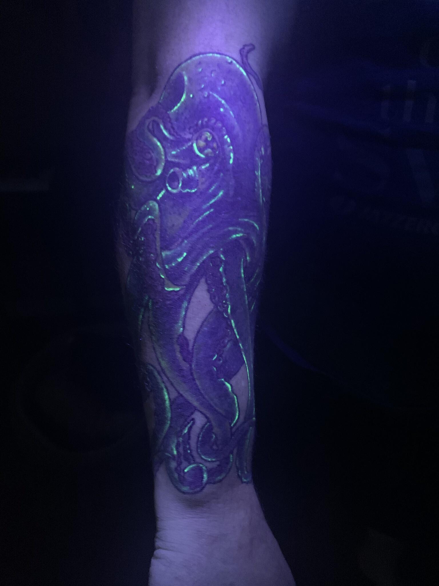 BLOODLINE Tattoo UV Ink Ultra Violet Invisible Blacklight Colors 1 oz -  BWAYTATTOO
